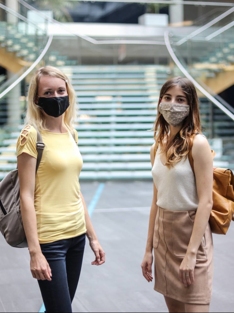 Results of Survey among Students and Teachers at VŠE Showed High Vaccination Coverage against covid-19