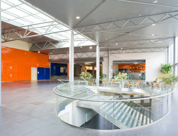 Limited services and opening hours at VŠE