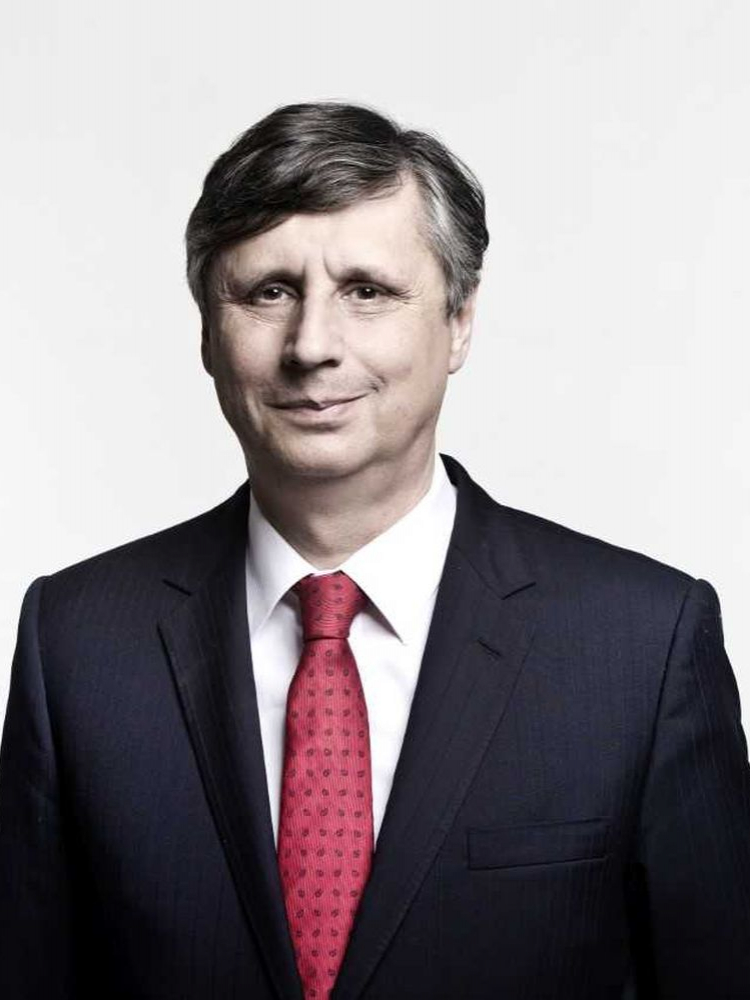 Jan Fischer received Prize of President of Czech Statistical Office