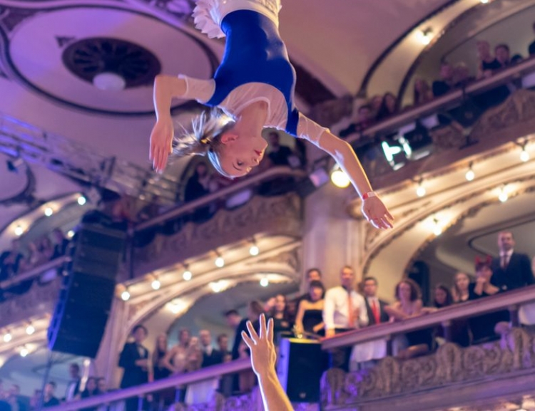 The most talented student dances rock’n’roll and the best sportsman plays beach volleyball