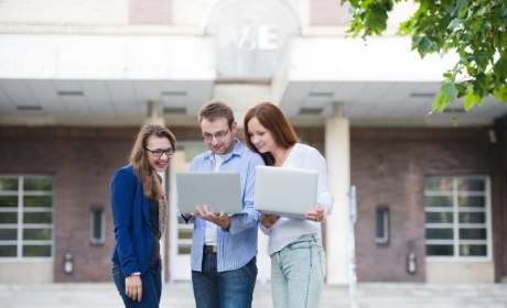 Bakalářské studium – Fakulta informatiky a statistiky