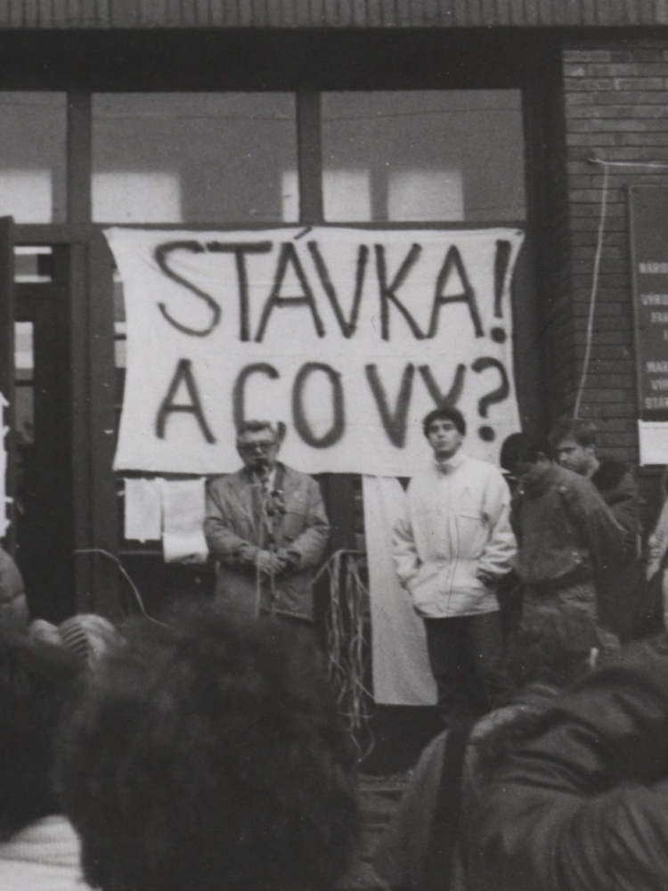 Listopad 1989 na VŠE ve fotografiích