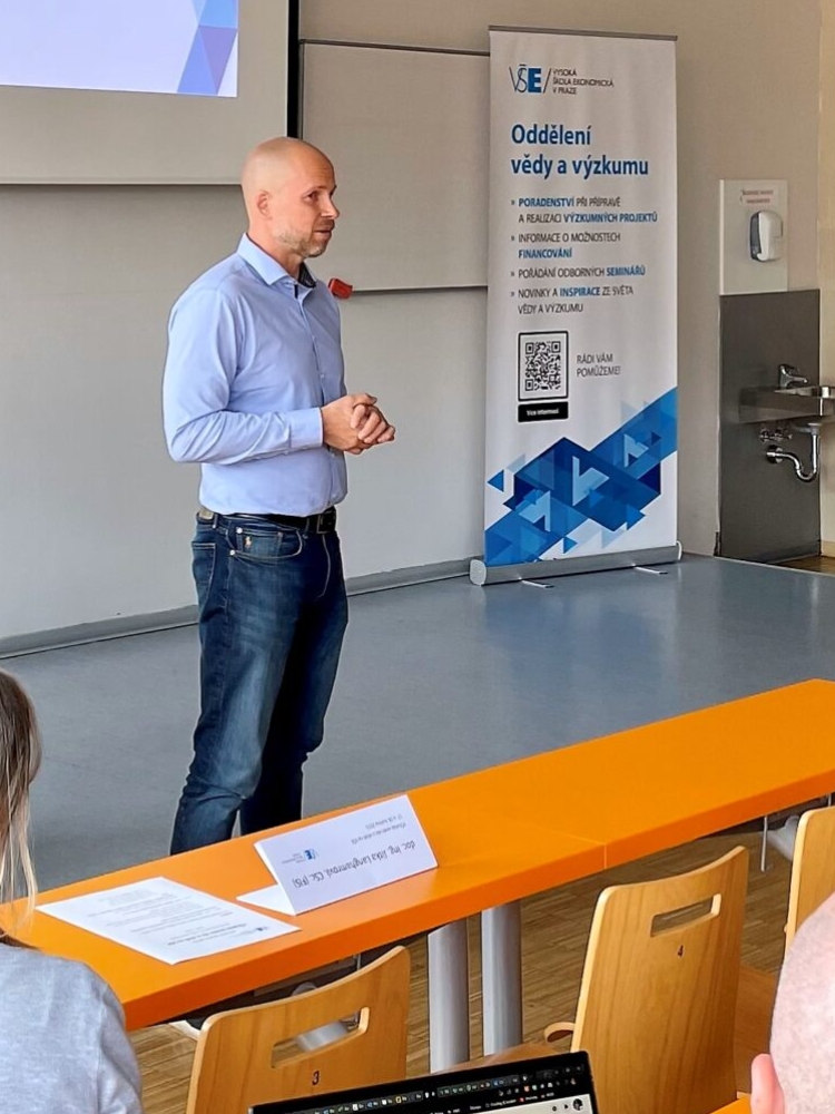 Poprvé proběhla akce VŠEvěda aneb Vše o vědě na VŠE